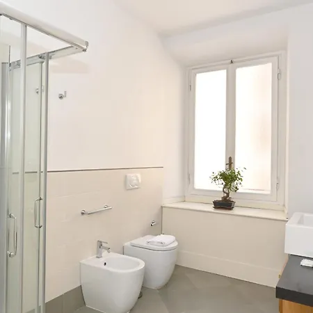 Exclusive Ponte Vecchio Apartment Florence