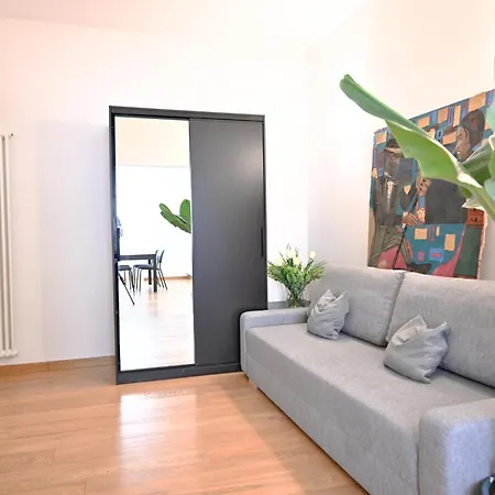 Exclusive Ponte Vecchio Apartment Florence