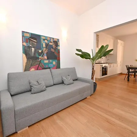 Exclusive Ponte Vecchio Apartment Florence